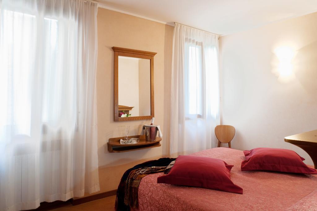 Hotel Hs Венеція Екстер'єр фото