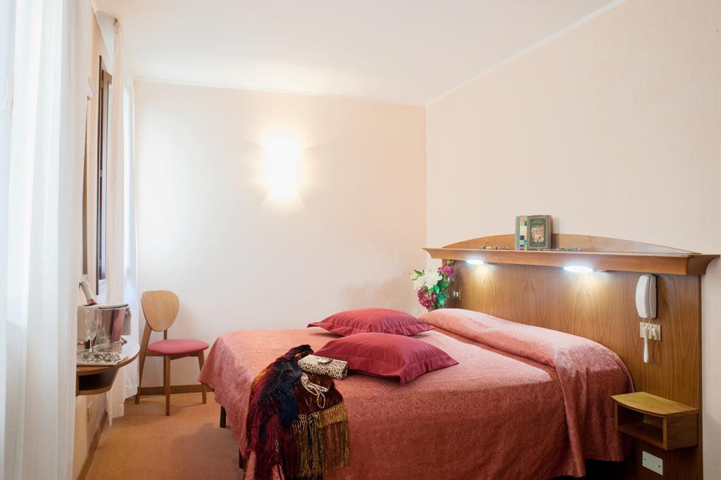 Hotel Hs Венеція Екстер'єр фото