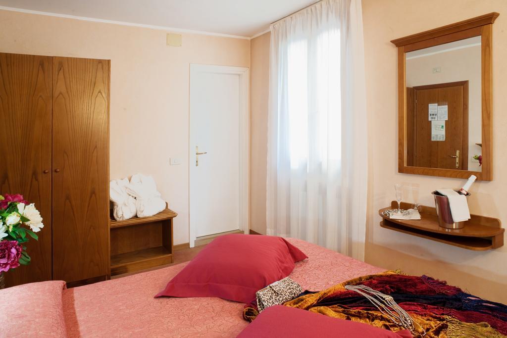 Hotel Hs Венеція Екстер'єр фото